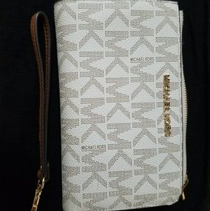 Michael Kors Wristlet